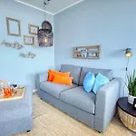 - Haus F, App 0f1005