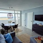 - Haus F, App 0f1005