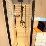 - Haus F, App 0f1005 *